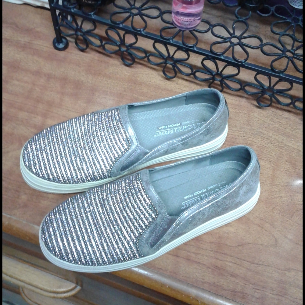 Sketches shoes